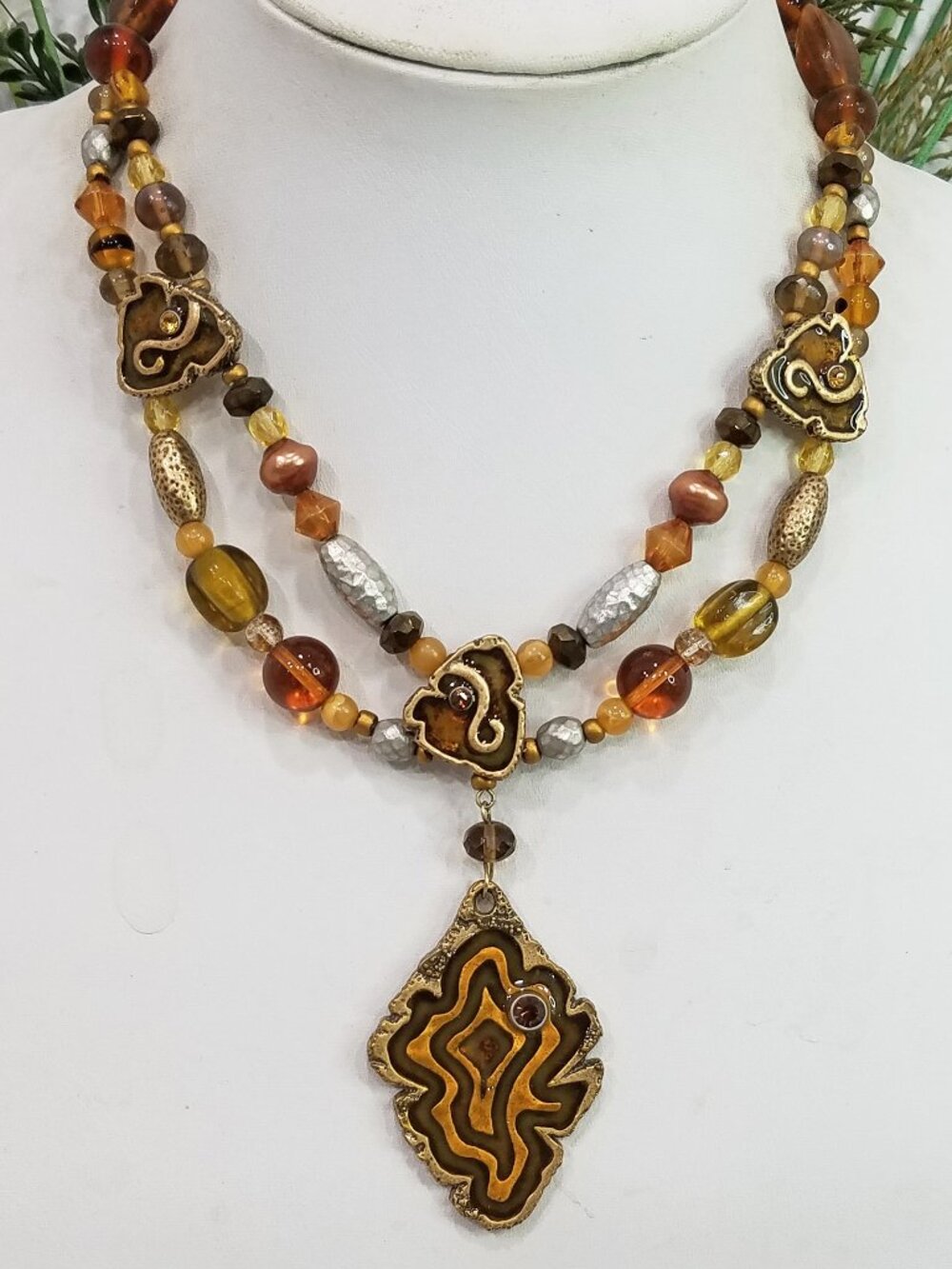 Signed Chico's Olive Cognac Crystal & Brass Multi Strand Pendant Choker Necklace - Picture 3 of 6